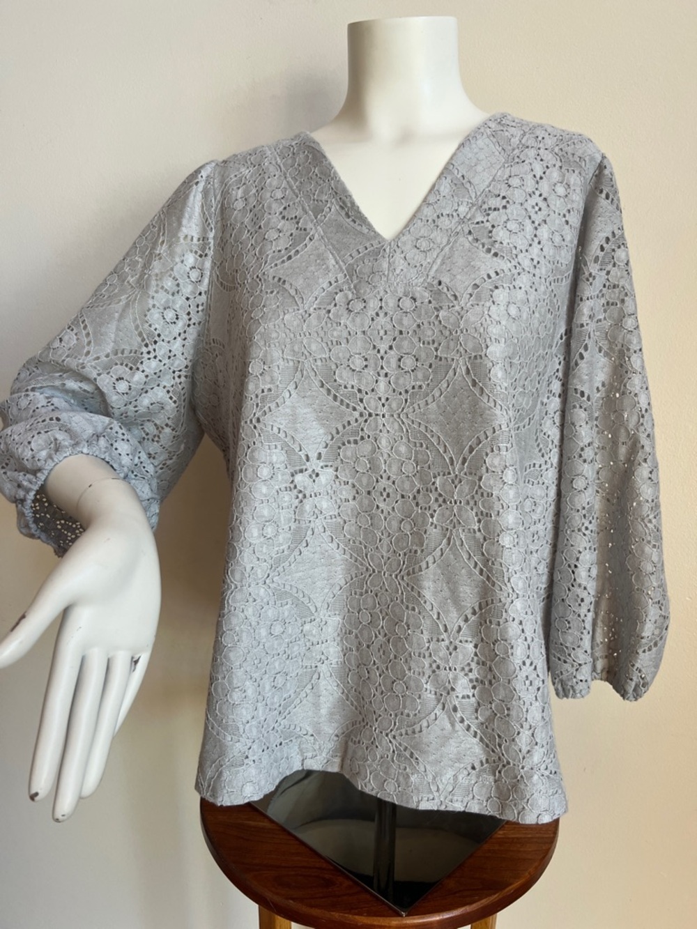 J. Jill Light Gray Lace V-Neck Blouse with poof sleeve